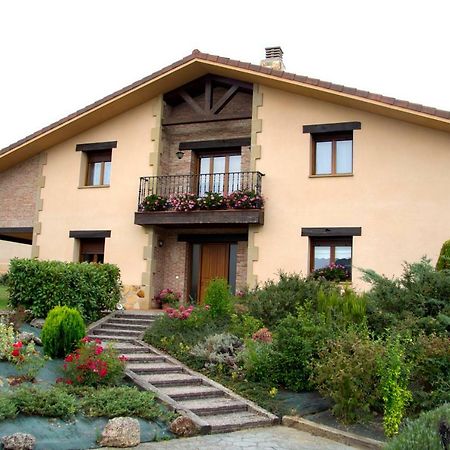 El Chalet Del Golf Urturi Exterior photo